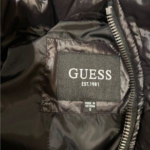 This product is a Guess puffer jacket, in good condition only worn 2 times.